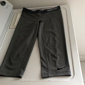 Nike Capri dri fit workout Capri